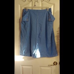 Vintage denim skirt w/ pockets